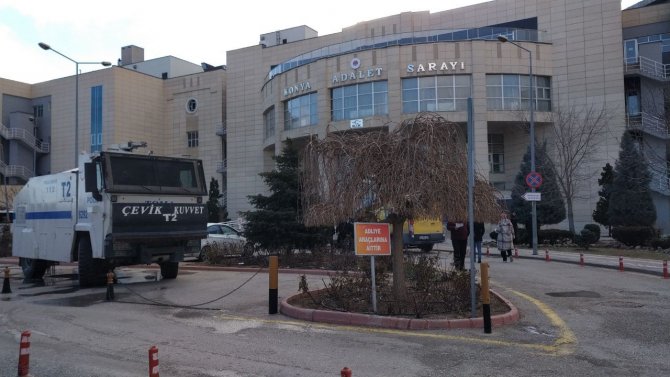 Konya’daki duruşmada kavga çıktı!