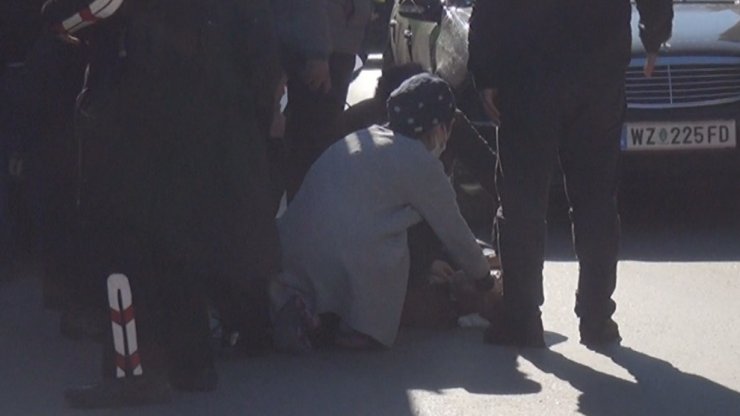 Otobüs çarpmasıyla yaralandı, ilk müdahaleyi kaza yerinden geçen hemşire yaptı 