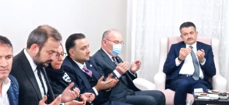 Pakdemirli: Brusella, şarbon ve veba aşılarının bedelini almayacağız