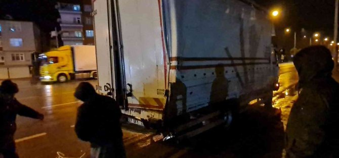 Pozitif olduğunu öğrenen tır sürücüsü kaza yaptı