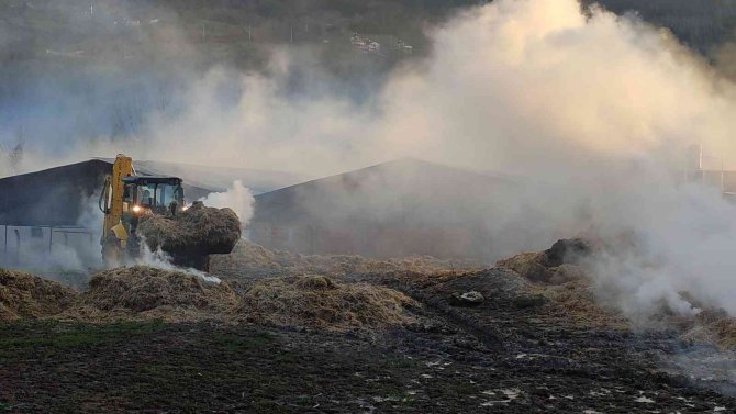 Saman balyası deposunda çıkan yangın büyümeden söndürüldü