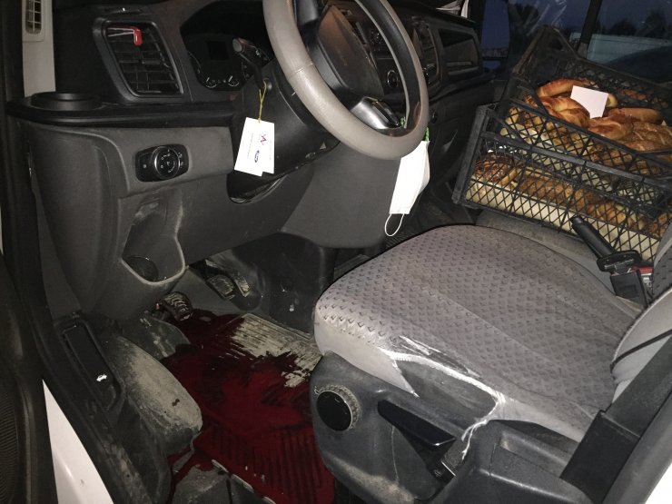 Ucuz ekmek satan fırının şoförünü bacağından vurdular