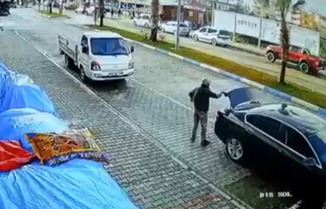 Vicdanları sızlatan olay: Patron, işçiyi arabası kirlenmesin diye bagajda taşıdı