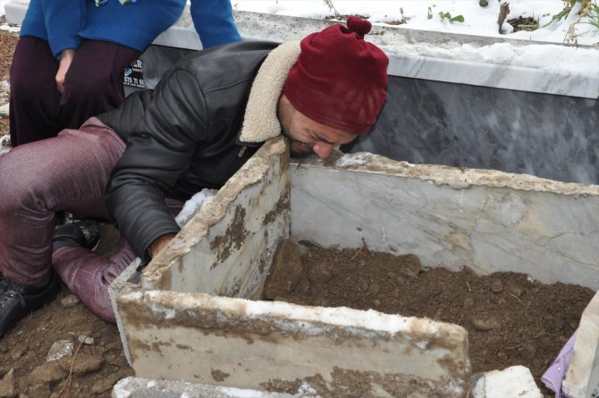 Burdur'da evde ölü bulunan minik Ayşenur'un cenazesi Konya'da toprağa verildi