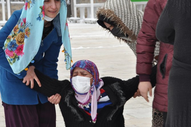 Burdur'da evde ölü bulunan minik Ayşenur'un cenazesi Konya'da toprağa verildi