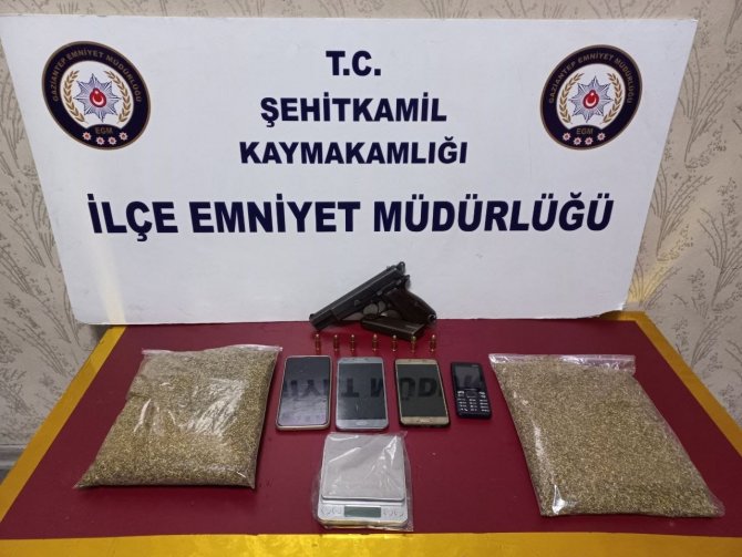 Gaziantep’te 618 gram bonzai ele geçirildi