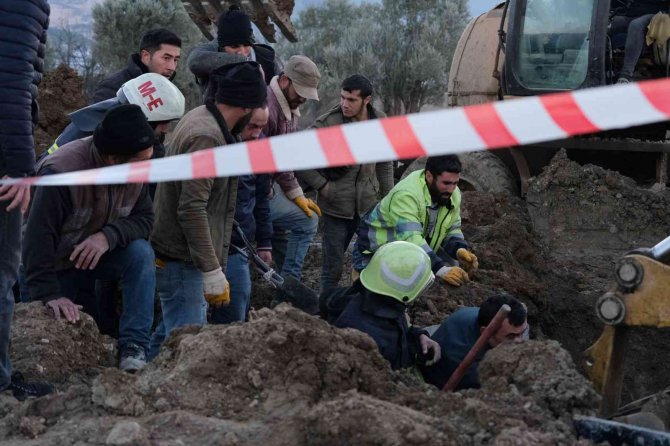 Göçük altında kalan işçinin cesedine ulaşıldı