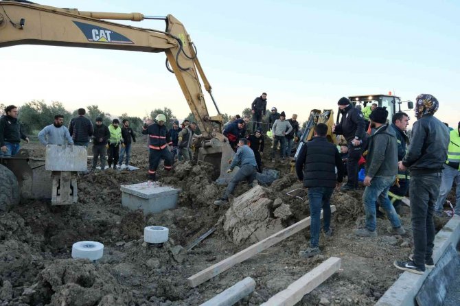 Göçük altında kalan işçinin cesedine ulaşıldı