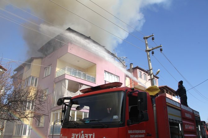 Görev yapan uzman çavuş, ev yangınında hayatını kaybetti