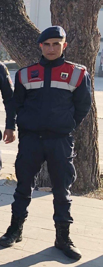 Görev yapan uzman çavuş, ev yangınında hayatını kaybetti