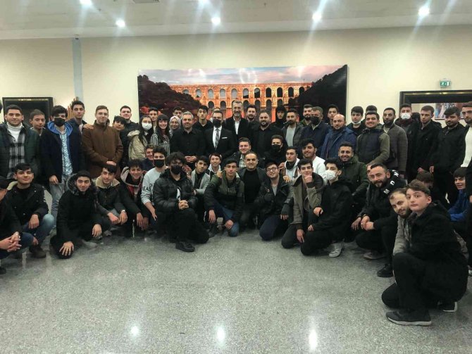 "İletişim Sohbetleri" programında usta isimler gençlerle bir araya geldi