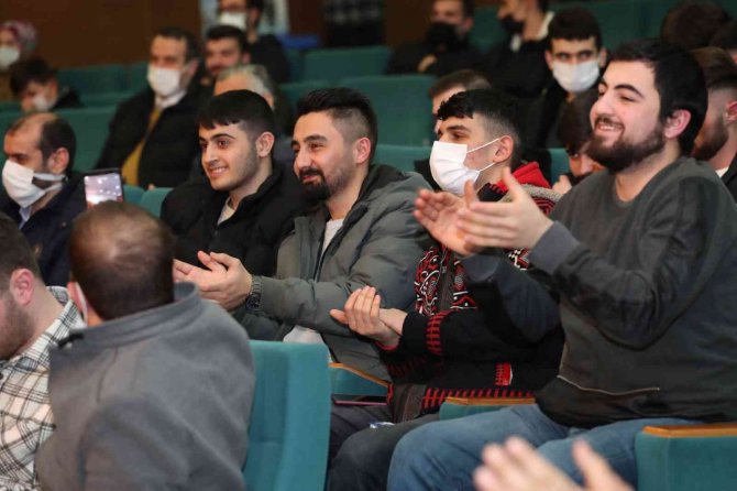 "İletişim Sohbetleri" programında usta isimler gençlerle bir araya geldi