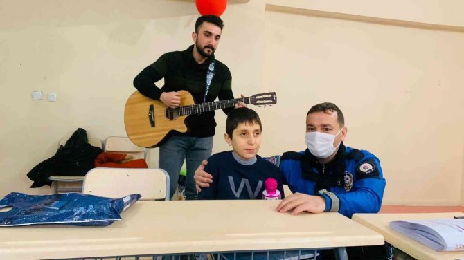 Toplum destekli polisler, engelliler için etkinlik düzenledi