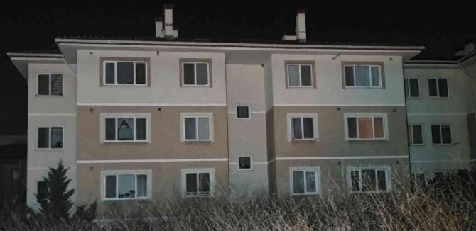 Trafo patladı, mahalle karanlığa gömüldü