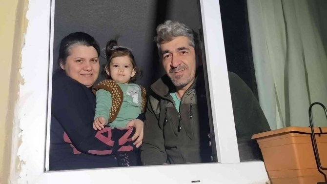 Trafo patladı, mahalle karanlığa gömüldü