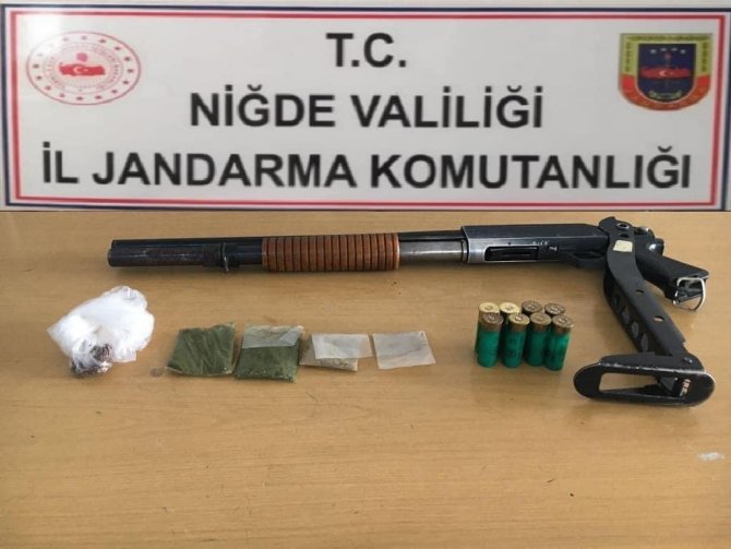 Uyuşturucu taciri 3 kişi tutuklandı