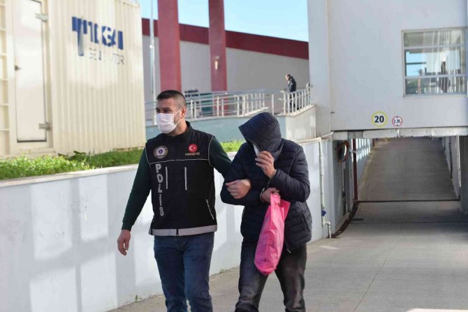 Bal kovasından uyuşturucu çıktı