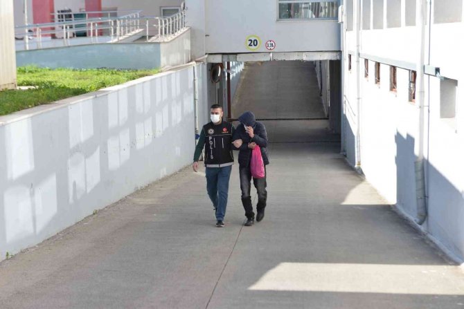 Bal kovasından uyuşturucu çıktı