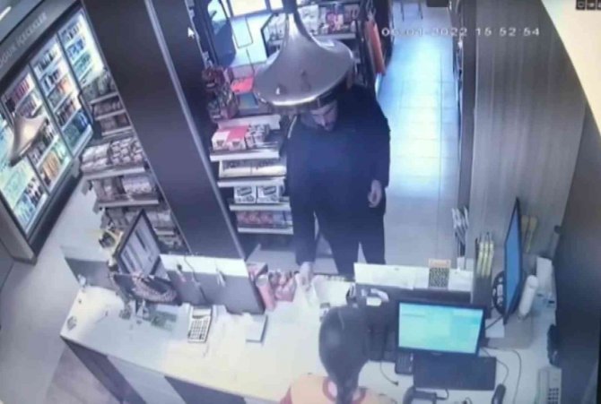 Böyle komşu düşman başına