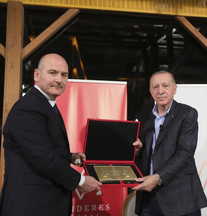 Cumhurbaşkanı Erdoğan: Alçak oyunları bozacak kararlılığa sahibiz!