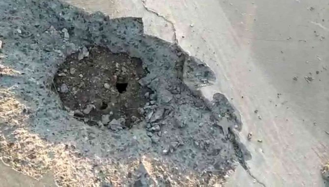 Evin damına yıldırım düşmesi sonucu birçok ev eşyası yandı