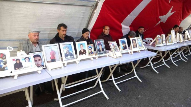 Evlat nöbetindeki anne: “Oğlum bu yıl hiç rüyama girmedi, dayanamıyorum”