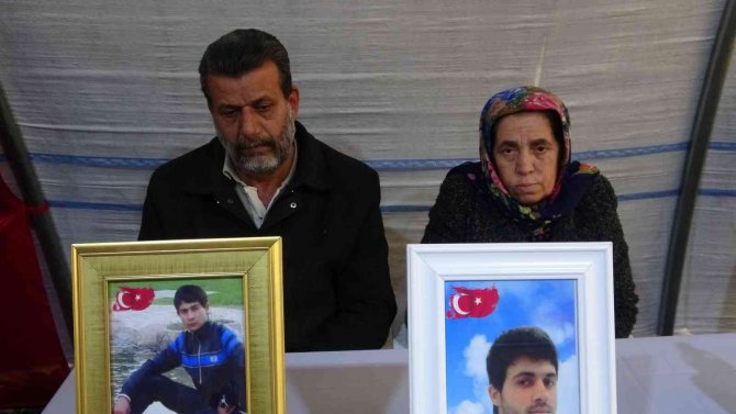 Evlat nöbetindeki anne: “Oğlum bu yıl hiç rüyama girmedi, dayanamıyorum”