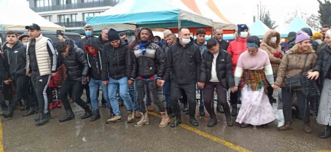 Horonu bırakıp Ahmet Çalık'a dua ettiler