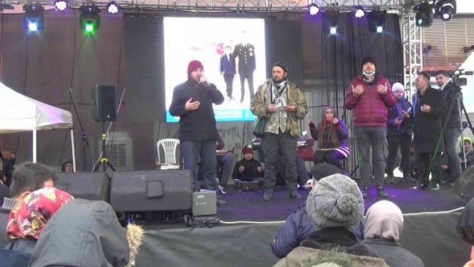 Horonu bırakıp Ahmet Çalık'a dua ettiler