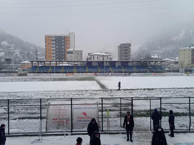 Kar yağışı nedeniyle 3. Lig maçı ertelendi