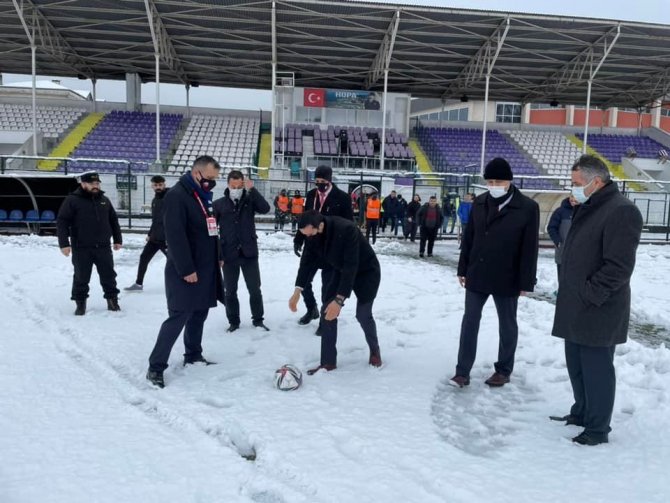 Kar yağışı nedeniyle 3. Lig maçı ertelendi