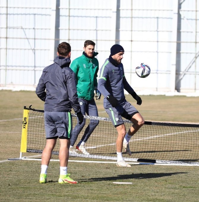 Konyaspor, Adana Demirspor’a hazırlanıyor