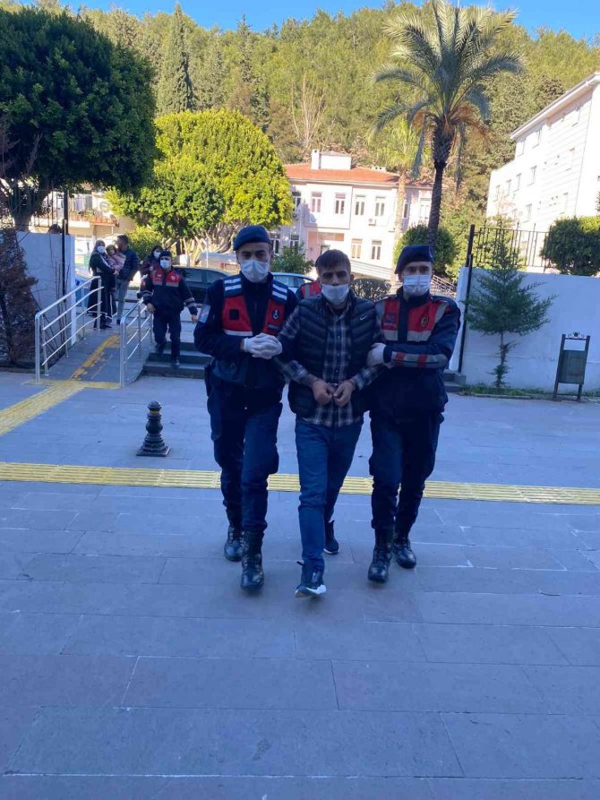Operasyonda yakalanan suç makinesi jandarmaya ateş açtı, silah şans eseri ateş almadı