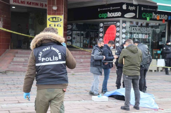 Şehir merkezinde şok olay, görenler oraya koştu