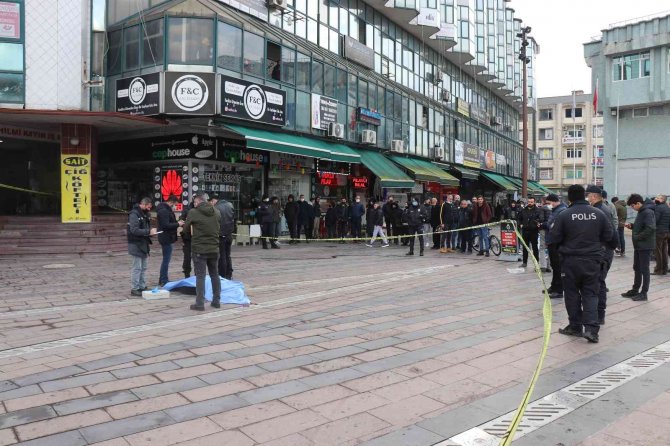 Şehir merkezinde şok olay, görenler oraya koştu