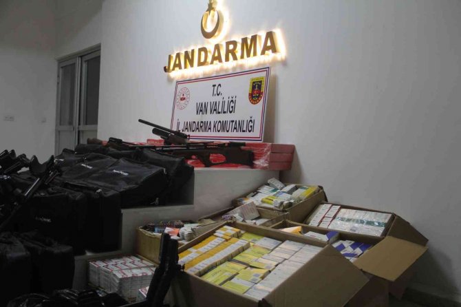 Silah ve ilaç ele geçirildi