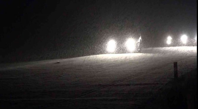 Aksaray-Konya yolunda kar yağışı