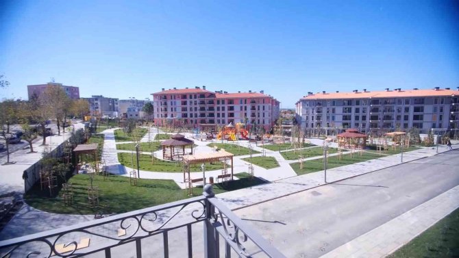 Bakan Kurum: “Arnavutluklu kardeşlerimizin yaralarını sarmak için seferberlik ruhu ile hareket ettik”