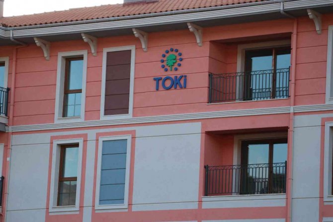 Bakan Kurum: “Arnavutluklu kardeşlerimizin yaralarını sarmak için seferberlik ruhu ile hareket ettik”