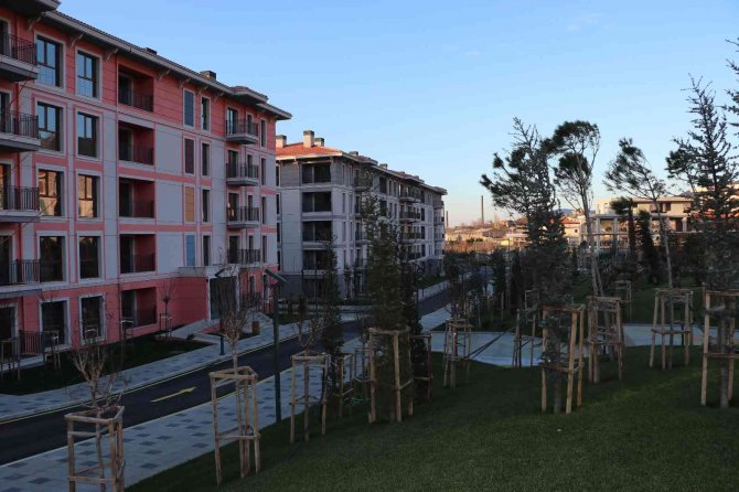 Bakan Kurum: “Arnavutluklu kardeşlerimizin yaralarını sarmak için seferberlik ruhu ile hareket ettik”