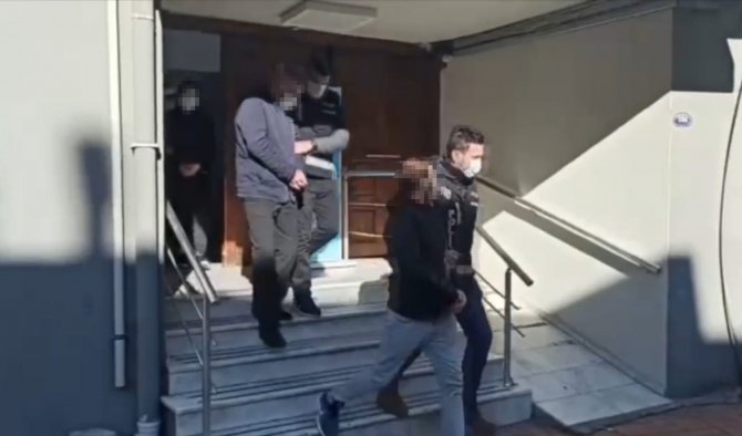 İkinci el cep telefonlarını sahte parayla satın alan şebekeye operasyon