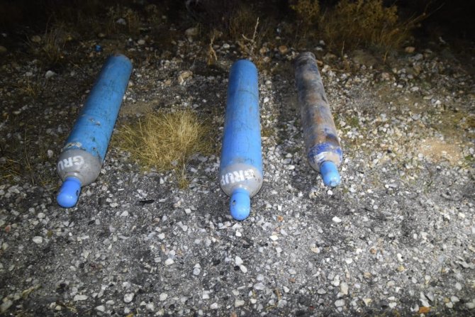 Jandarma çalınan malzemeleri menfezde buldu