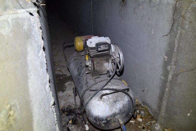 Jandarma çalınan malzemeleri menfezde buldu