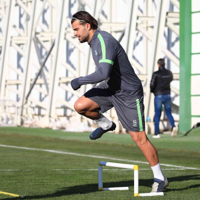 Konyaspor, Adana Demirspor maçı hazırlıklarını tamamladı
