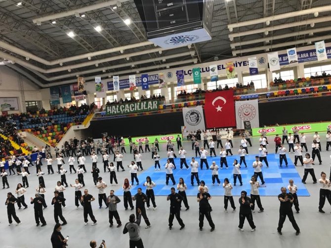 Koruma altındaki çocuklar Öz Savunma Sanatı Projesini tamamlayarak sertifikalarını aldı