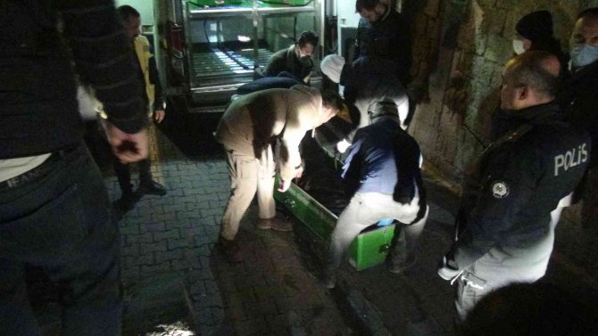 Kötü kokular cinayeti ortaya çıkardı