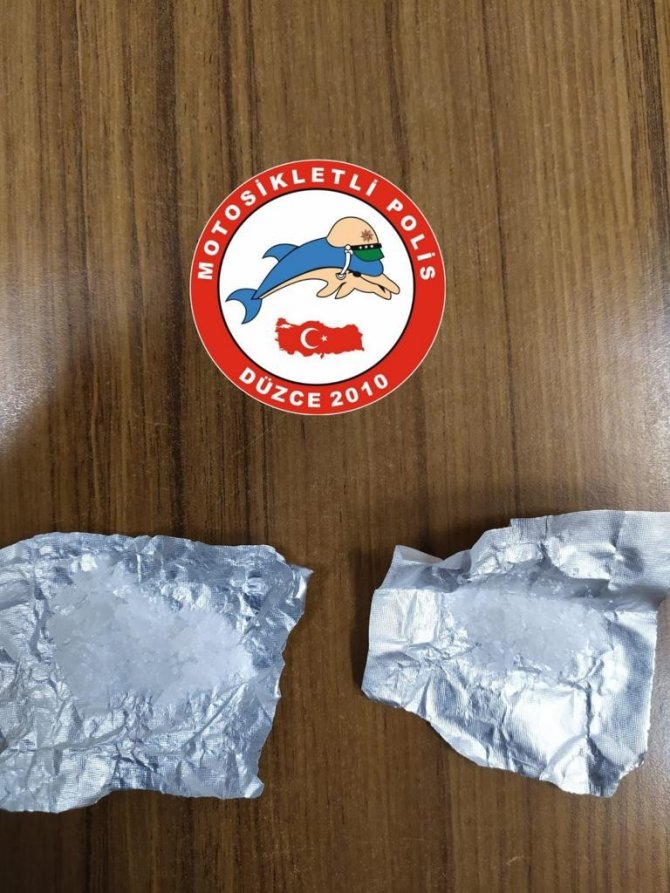 Şehir merkezinde polisten şok uygulama