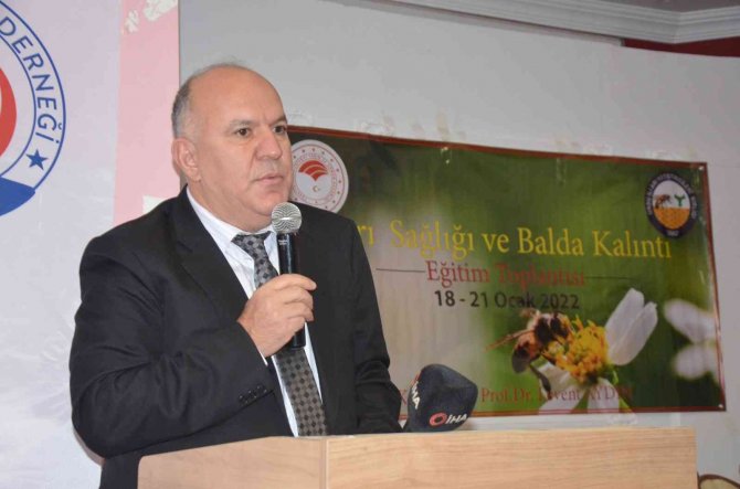 Arıcılara eğitim veriliyor