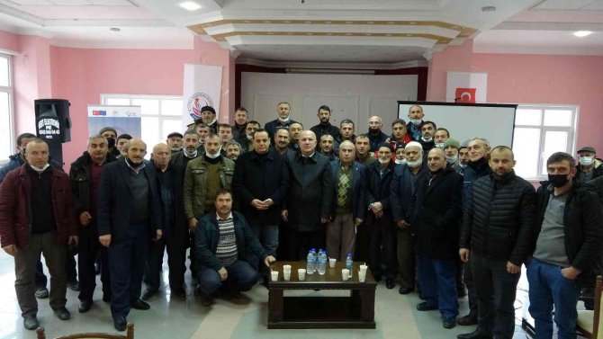 Arıcılara eğitim veriliyor