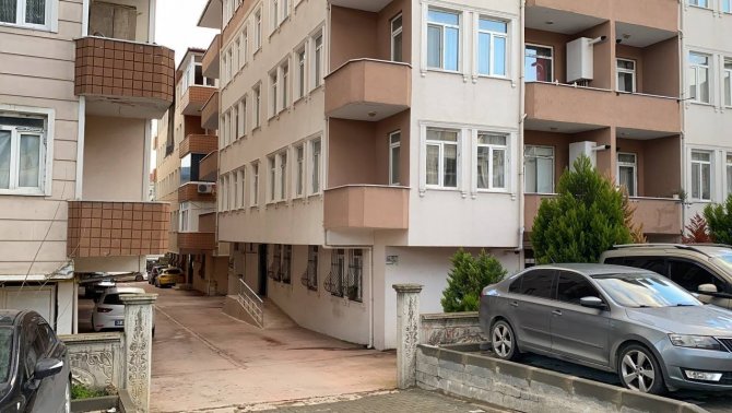 Beşinci kattan düşen kadın hayatını kaybetti